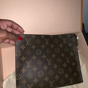 Louis Vuitton toiletry 26 inch.